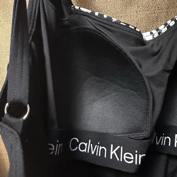 NWT Calvin Klein Women's Full Coverage Pleated Panel One Piece Swimsuit Size 16 - Picture 7 of 7